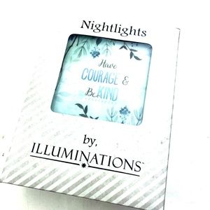 Nightlight Home Decor On Off Switch Courage and Be Kind Gift Boxed Rotating Plug